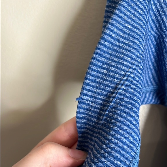 Lululemon Swiftly Tech Long Sleeve Women's Blue Long Sleeve Top 4 - Picture 3 of 6